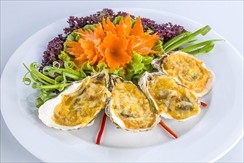 Запечёная устрица со сливками и сыром