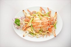 Fried mud crab, mud crab with roe, blue swimmer crab or red swimmer crab with spring onion & ginger
