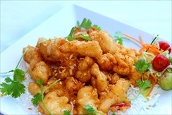 Высушенный на солнце кальмар обжареный с солью и перцем чили