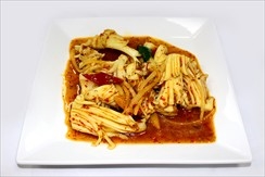 Обжареный кальмар с лимонником и перцем чили