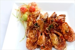 Жареные тигровые креветки с соевым соусом (8 шт.)