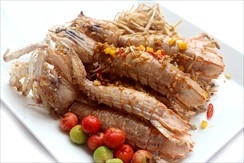 Обжареный рак-богомол с солью