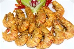 Жареные тигровые креветки, покрытые солёным яичным желтком (8 шт.)