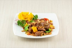 Stir-fried diced beef with garlic