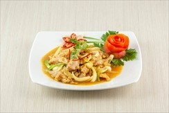 Stir-fried chicken with lemongrass and chilli