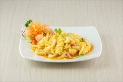 Stir-fried squid with lemongrass and chilli